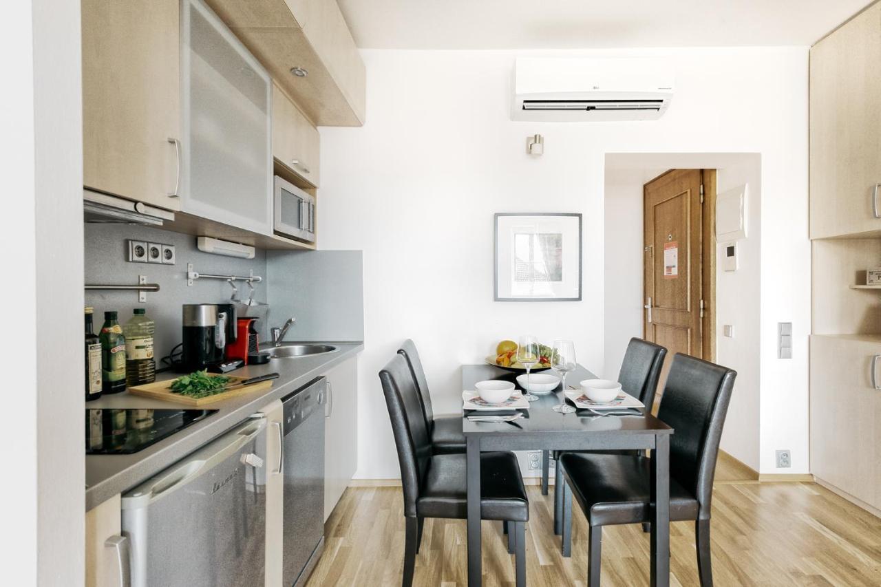 Lil Apartment With Tyn Cathedral View, Parking & Ac Прага Екстериор снимка