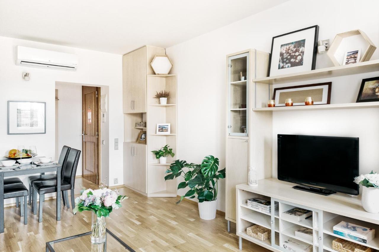 Lil Apartment With Tyn Cathedral View, Parking & Ac Прага Екстериор снимка