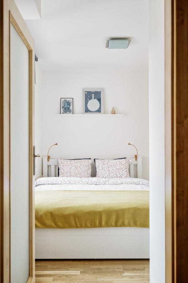 Lil Apartment With Tyn Cathedral View, Parking & Ac Прага Екстериор снимка